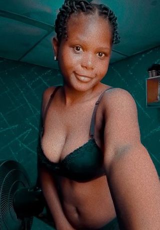 Lucy online now for video chat with girls
