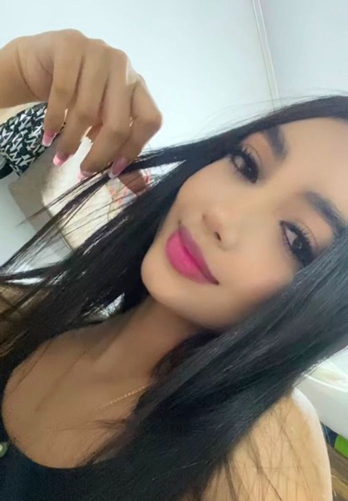 Cata — video chat with girls online